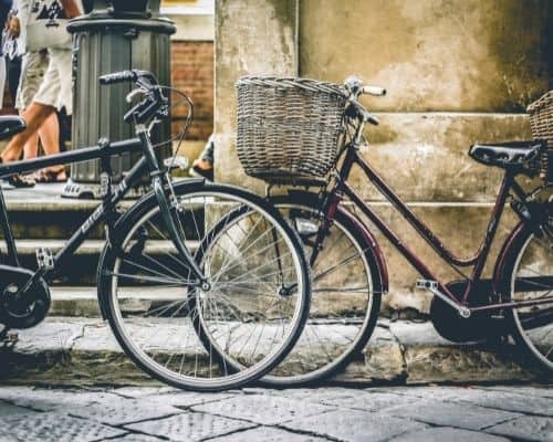 rent and repair bicycles
