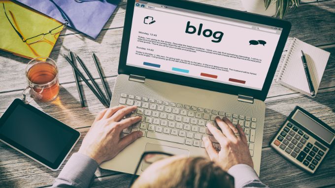 blogging is the best online business to start with no money