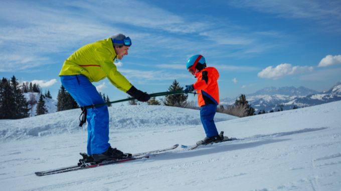 ski instructor is one of the best weekend jobs to earn extra cash